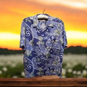 Tommy Bahama Size M Hawaiian Floral Shirt 100% Silk Blue Green Leaves Colorful